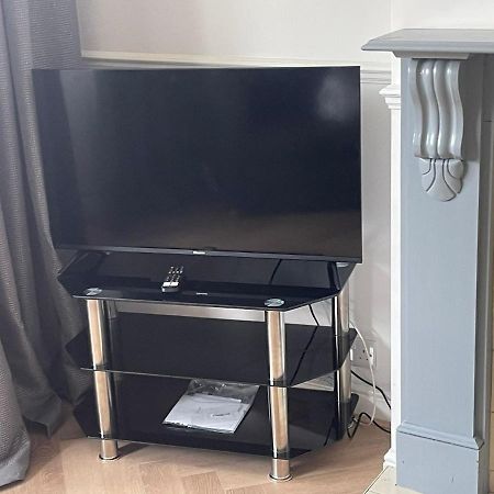 Lovely, Recently Refurbished Four Bedroom House.. Londra Dış mekan fotoğraf