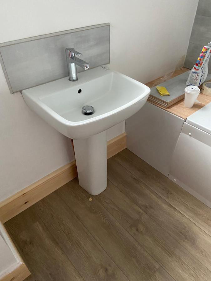 Lovely, Recently Refurbished Four Bedroom House.. Londra Dış mekan fotoğraf