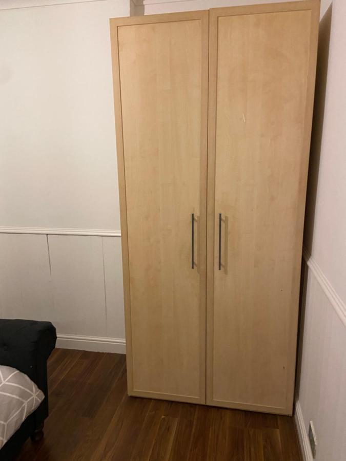 Lovely, Recently Refurbished Four Bedroom House.. Londra Dış mekan fotoğraf